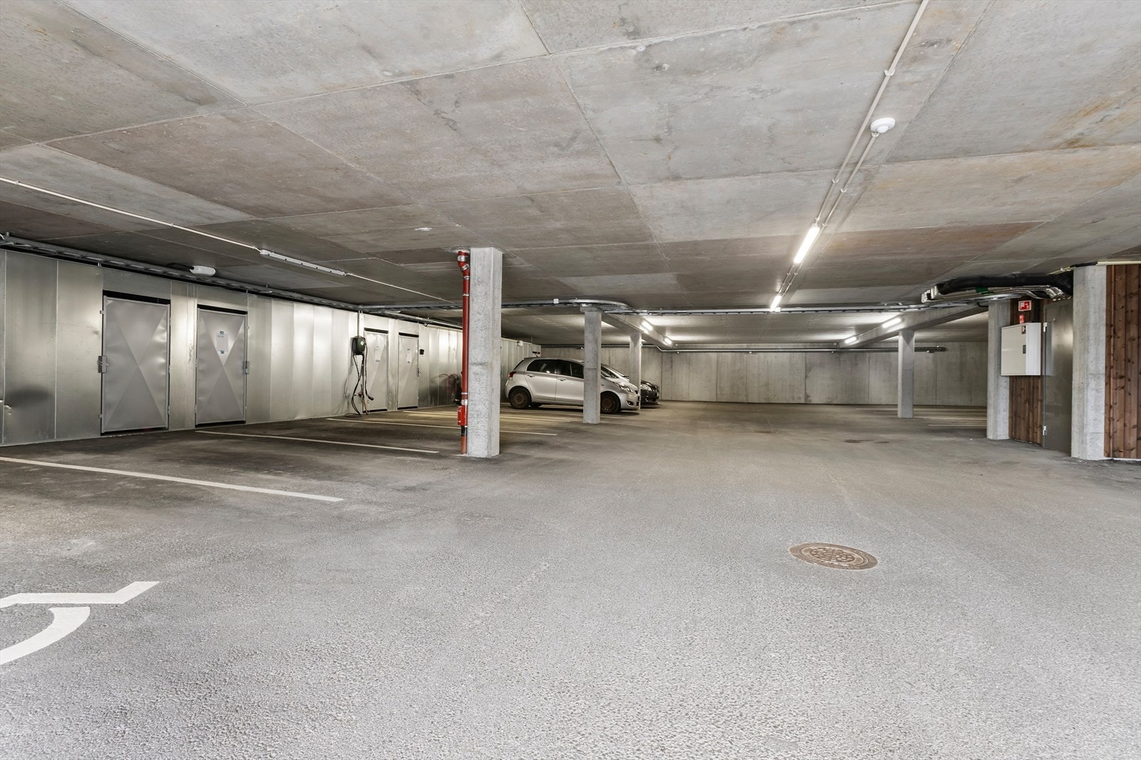 Leilegheita har parkering i sameigets felles garasjeannlegg her er det også ei sportsbod på 5 kvm Galleribilde