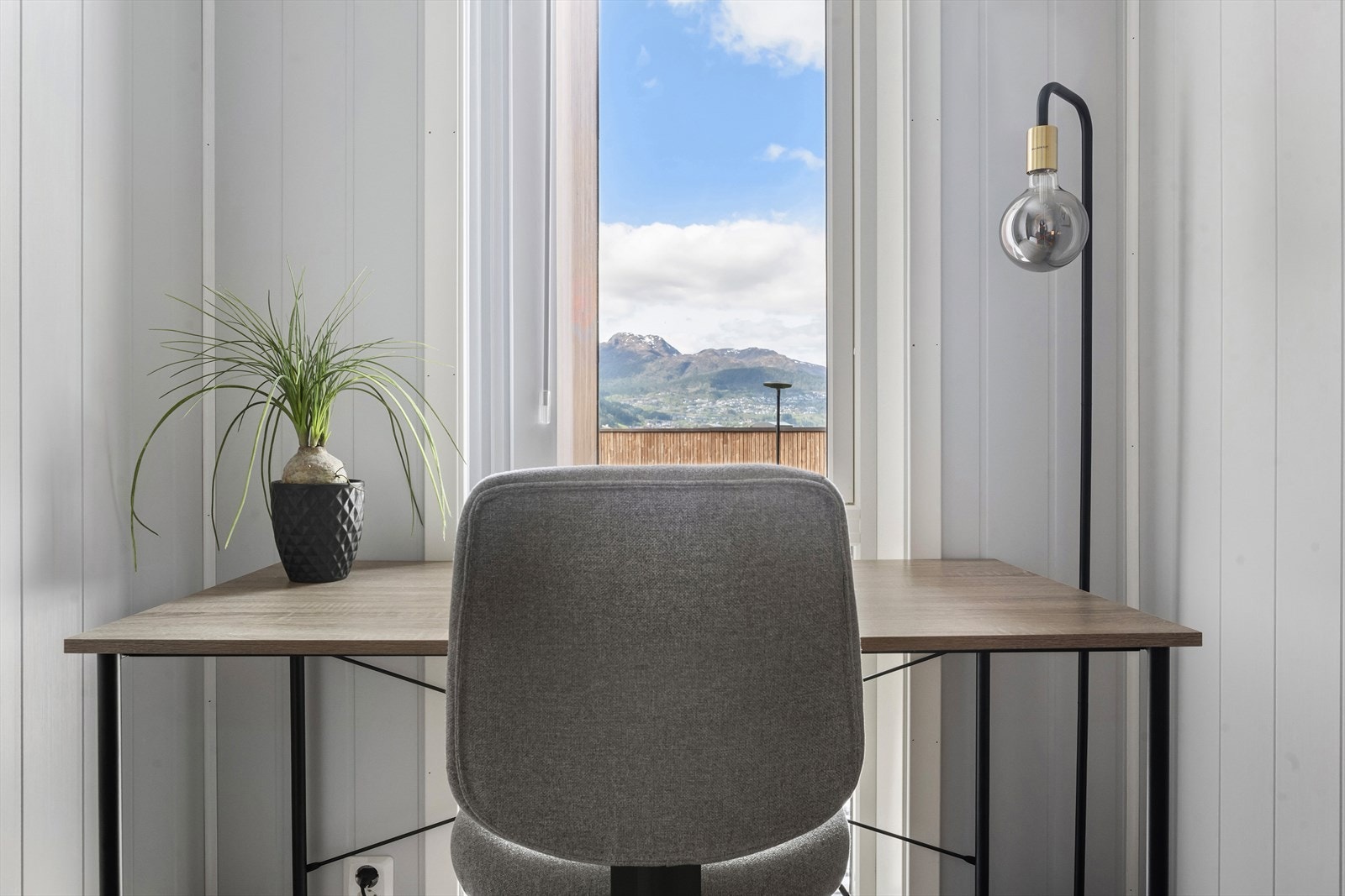 Frå kontoret har ein flott utsikt Galleribilde