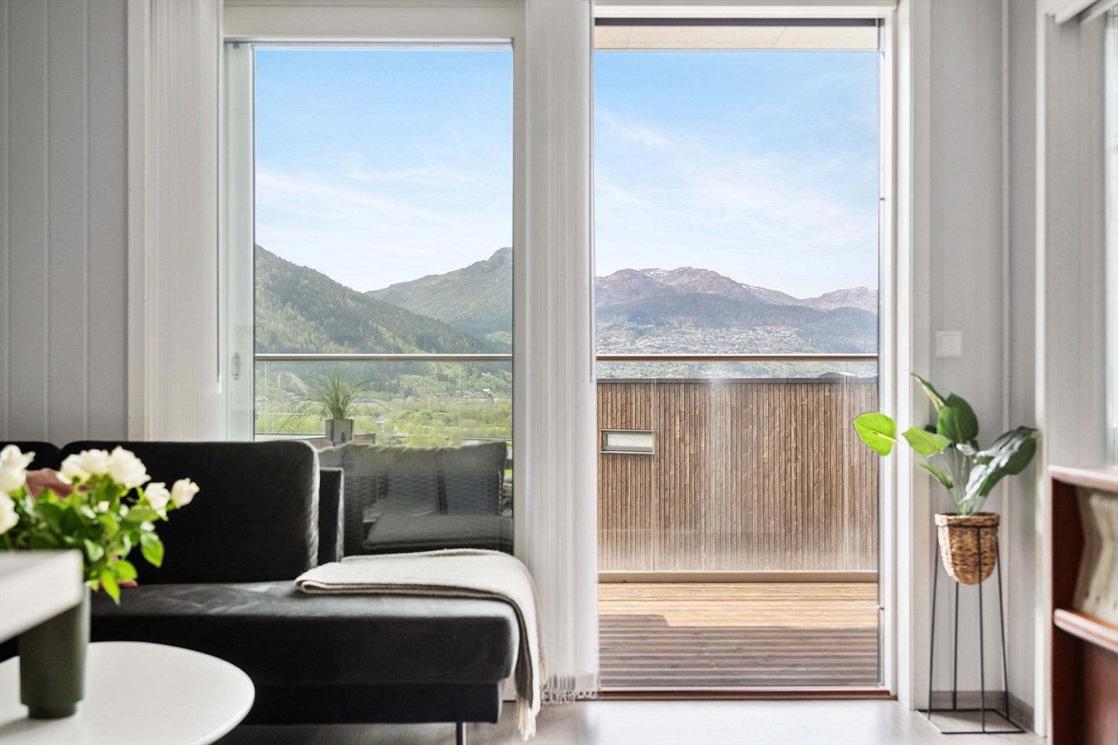 Frå stova har ein flott utsikt! Galleribilde