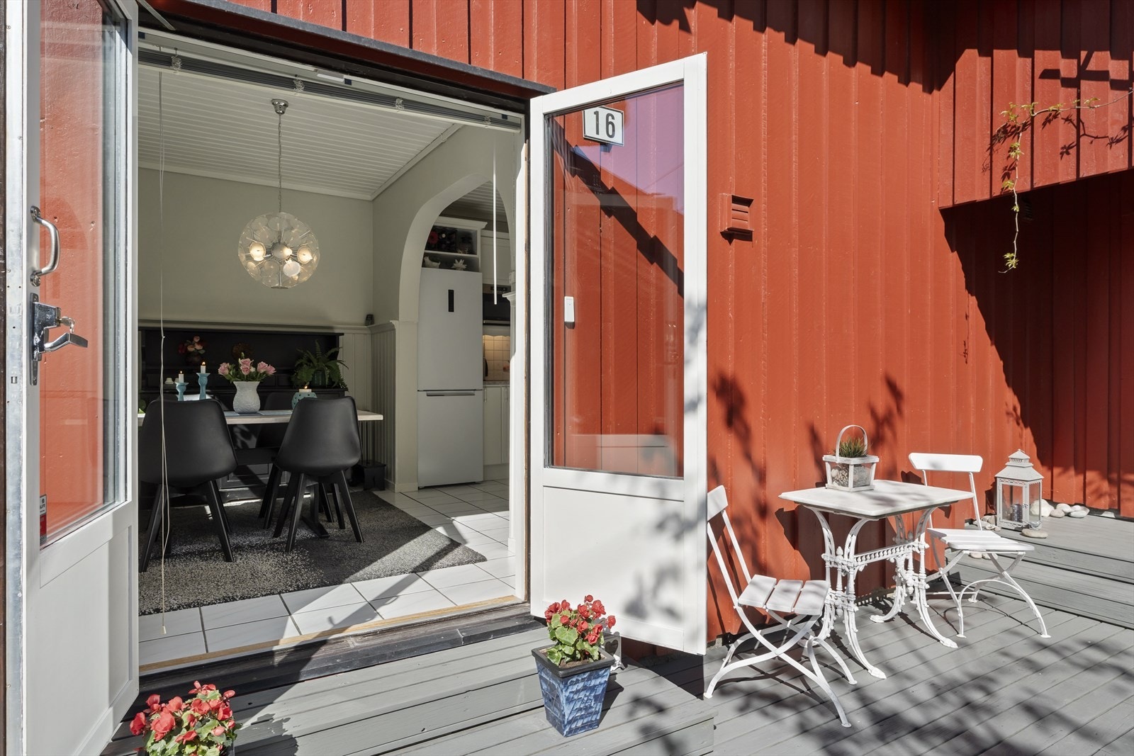 Nydelig spiseplass på kjøkken Galleribilde