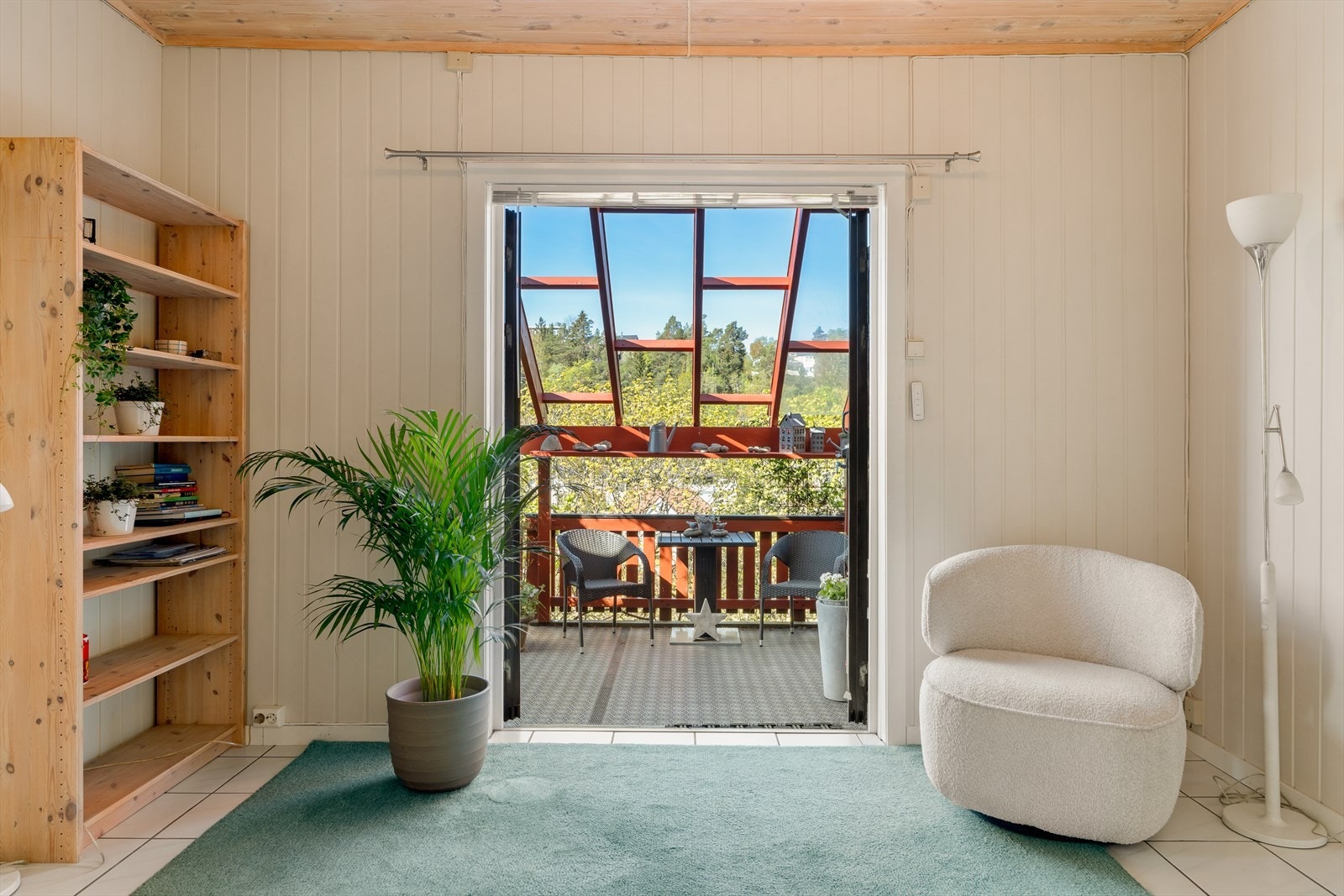 Forstue med utgang til vestvendt terrasse Galleribilde