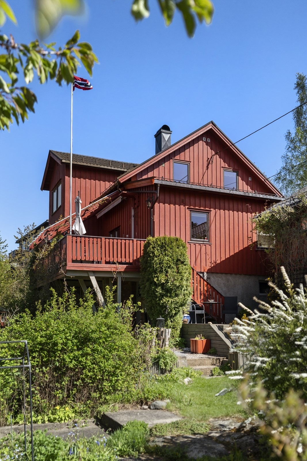 Sjarmerende eiendom med stort potensial både ute og inne Galleribilde