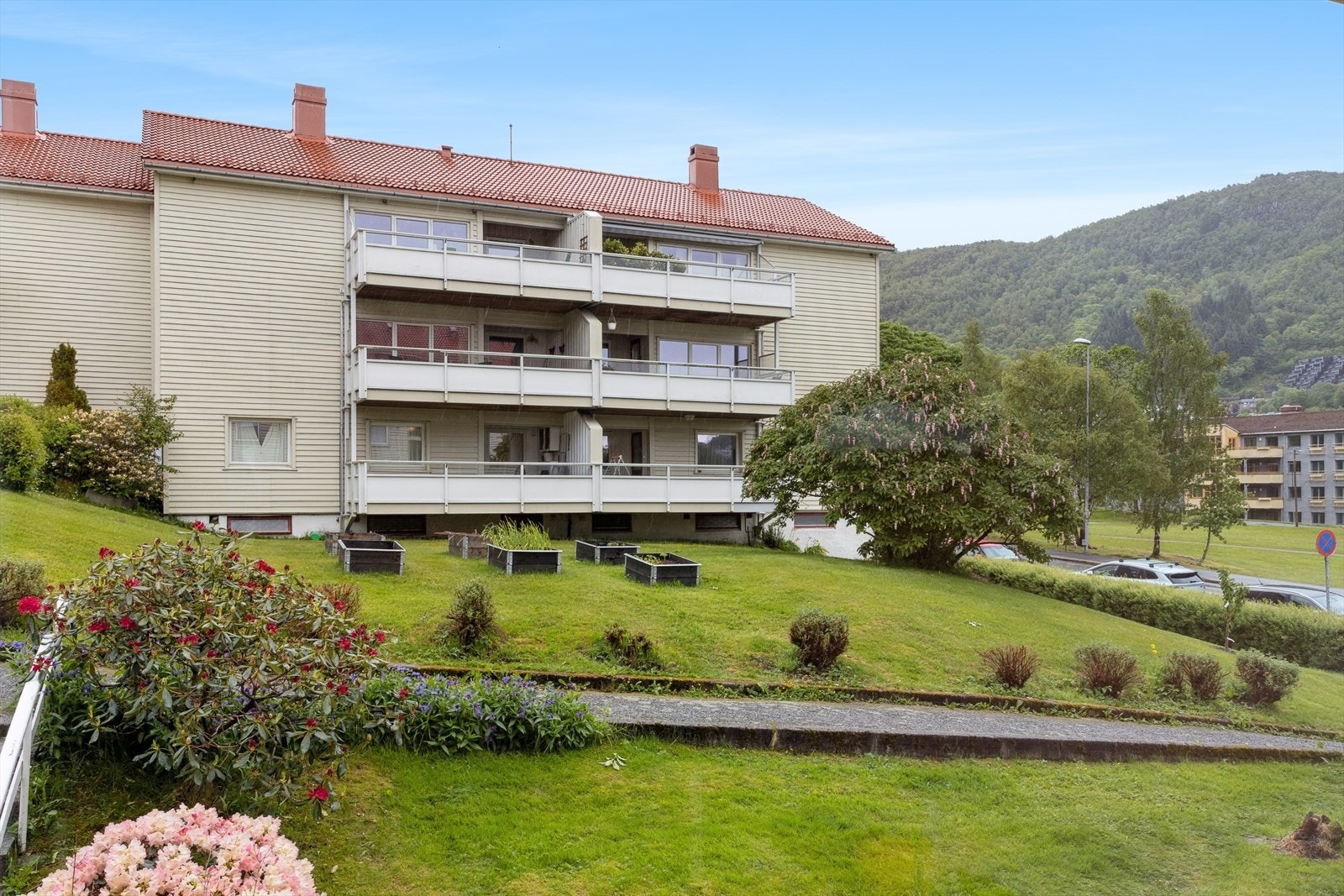 Borettslaget er veldrevet med ny taktekking i 2006, rørfornying av avløpsrør i 2015, etablert felles varmtvannstank i underetasje 2015, balkong 2000 og oppgradert 2018, nye vinduer i 2018 og fornyelse av systemnøkler i 2020. Galleribilde