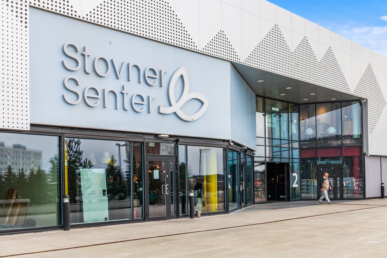 Fra eiendommen er det gangavstand til Stovner Senter med sine fasiliteter. Galleribilde
