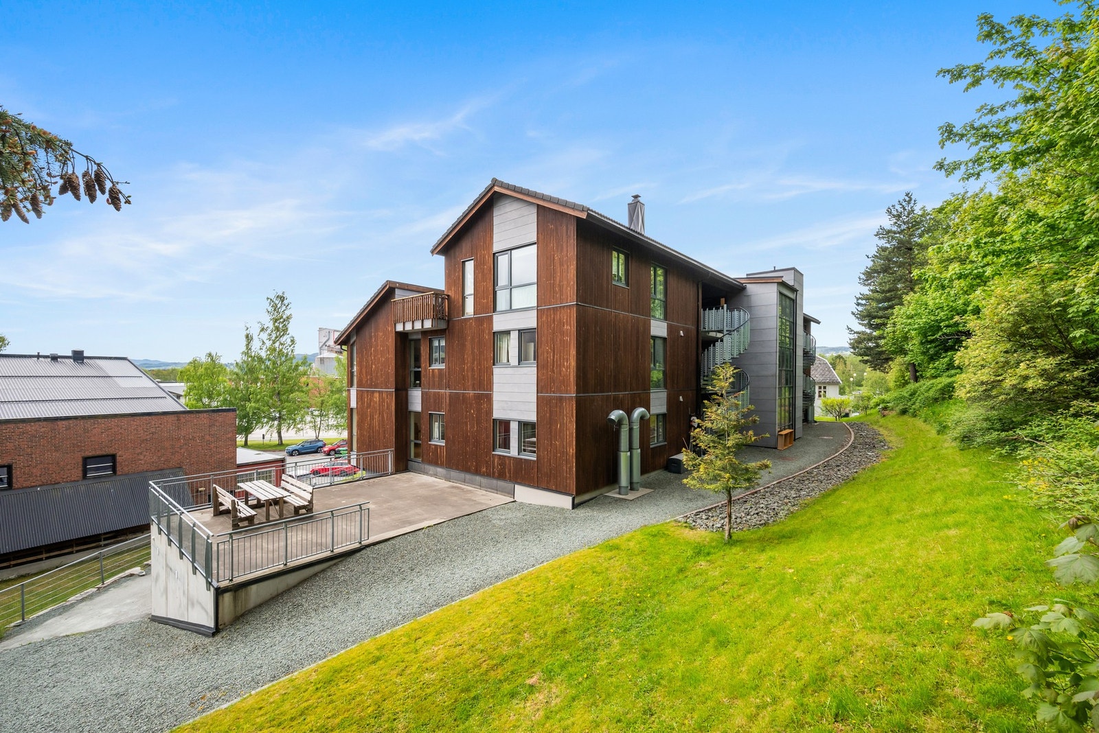 Leiligheten ligger i ett nyere bygg fra 2011. Galleribilde