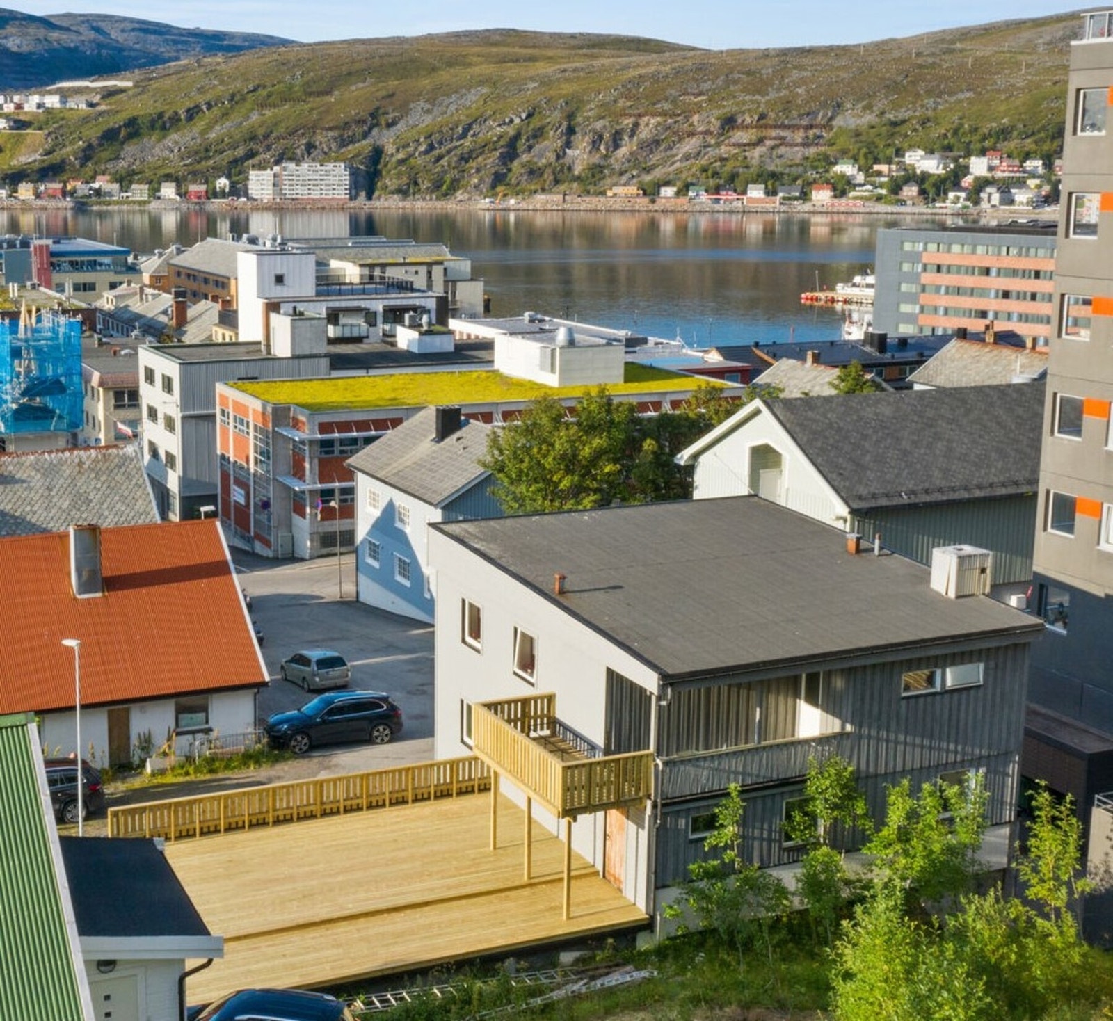 Velkommen til Storgata 41 - 3 etg. Romslig toppleilighet med stor garasje i senturm Galleribilde