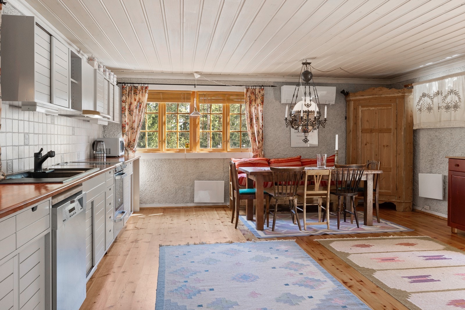 Romslig kjøkken/allrom Galleribilde