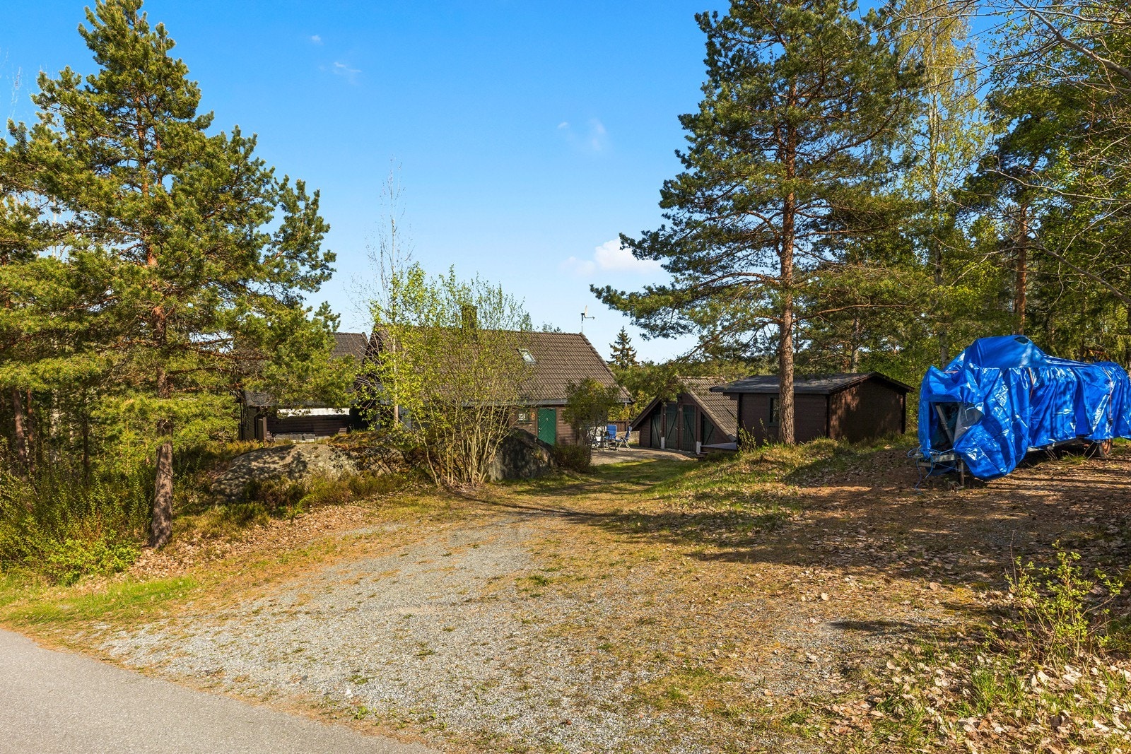 Parkering ved hytta. Galleribilde