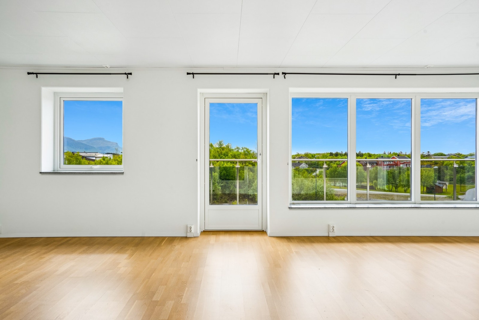 Leiligheta er del av en boligblokk som ble ferdigstilt i 2017 og holder god standard Galleribilde