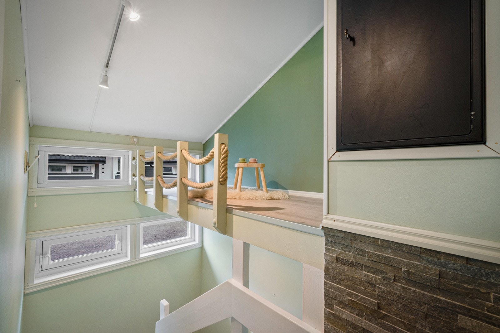 Praktisk hems til gjester eller lekearena Galleribilde