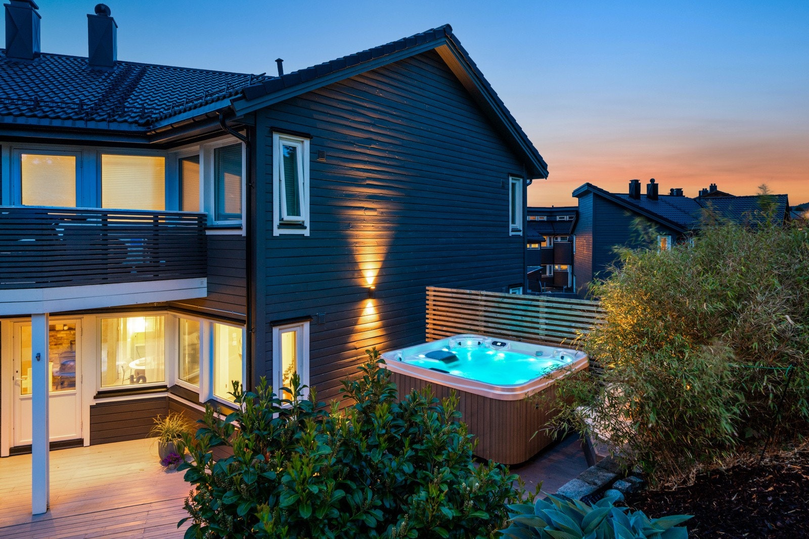 Selger har etablert et flott podium for boblebad Galleribilde