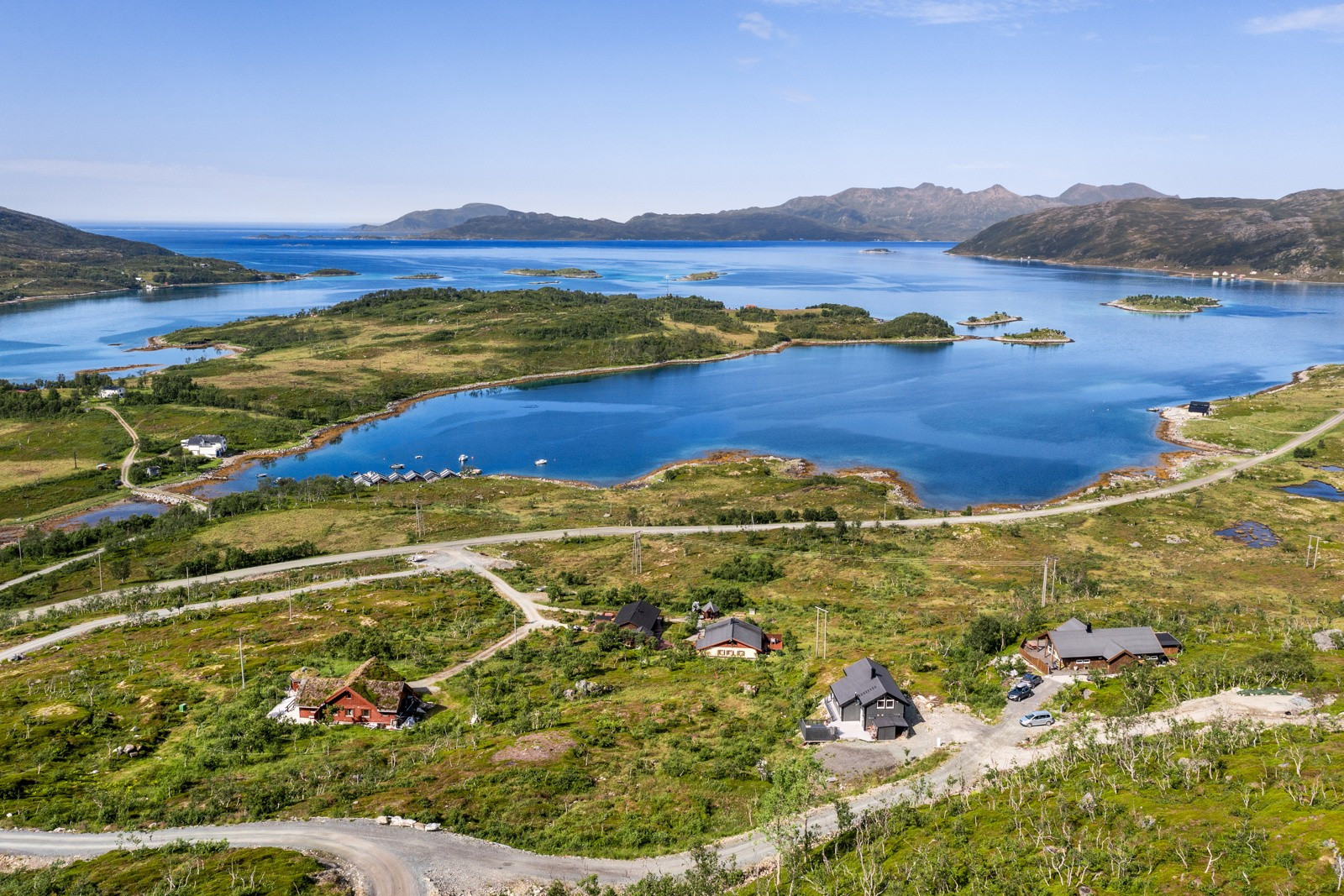 Velkommen til Skjellneslia 6 - Presentert av Sne Eiendomsmegling ved Robin C. Lund!