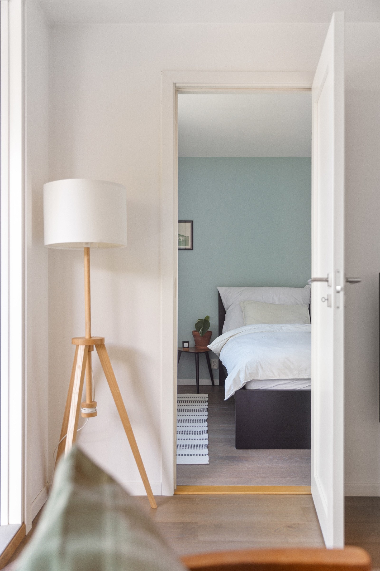 Fra stuen kommer du inn på soverommet. Galleribilde