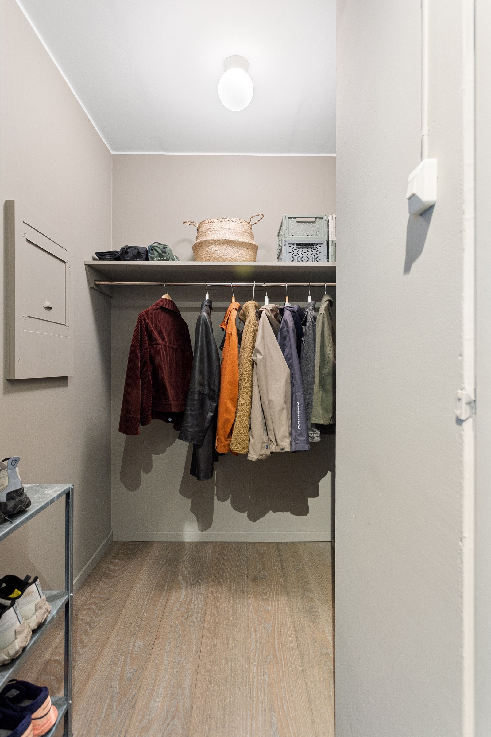 Godt med lagringsplass i innvendig bod. Galleribilde