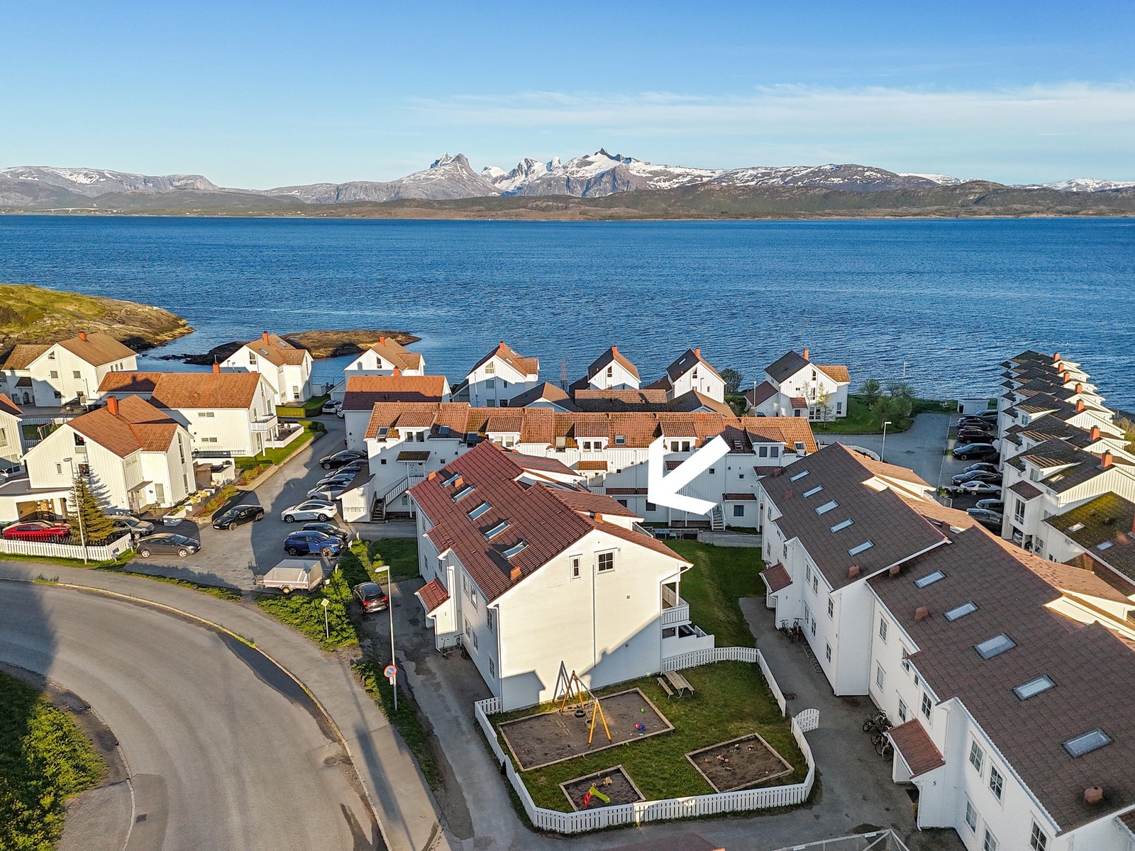 Flott 2-roms andelsleilighet med attraktiv beliggenhet i Alstadfjæra. Galleribilde