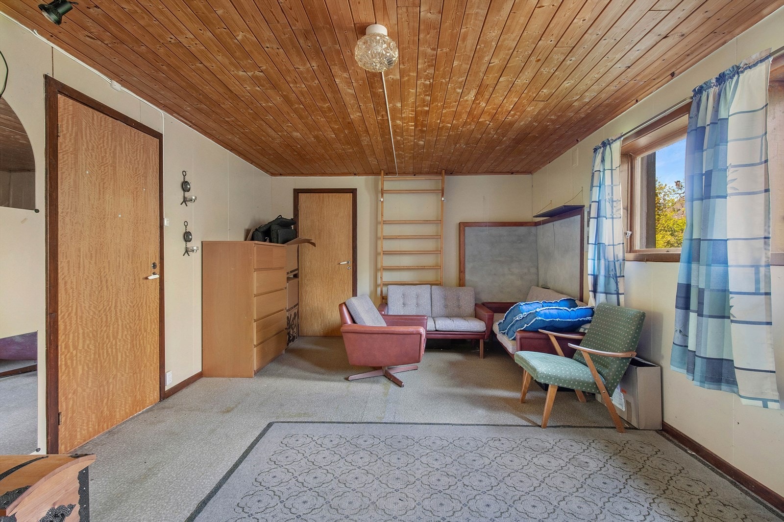 Kjellaren har standard frå byggeår og har kun vært brukt til oppbevaring dei siste åra Galleribilde