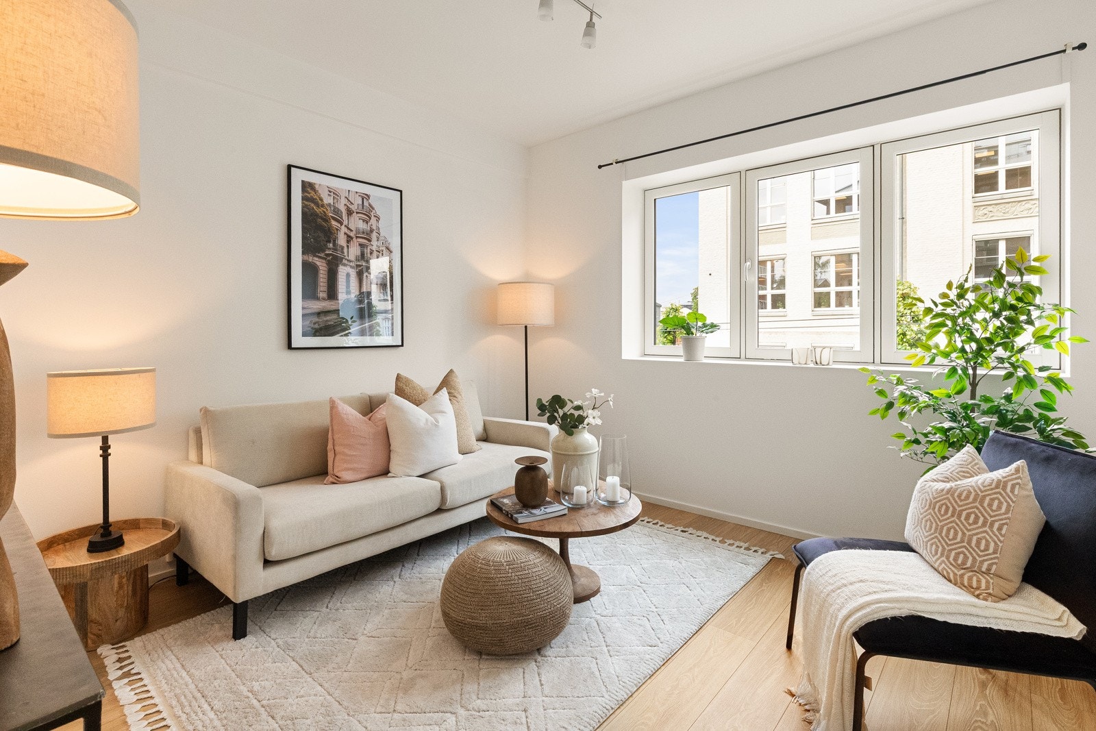 Velkommen til en lys og delikat 2-roms andelsleilighet, med god planløsning. Galleribilde