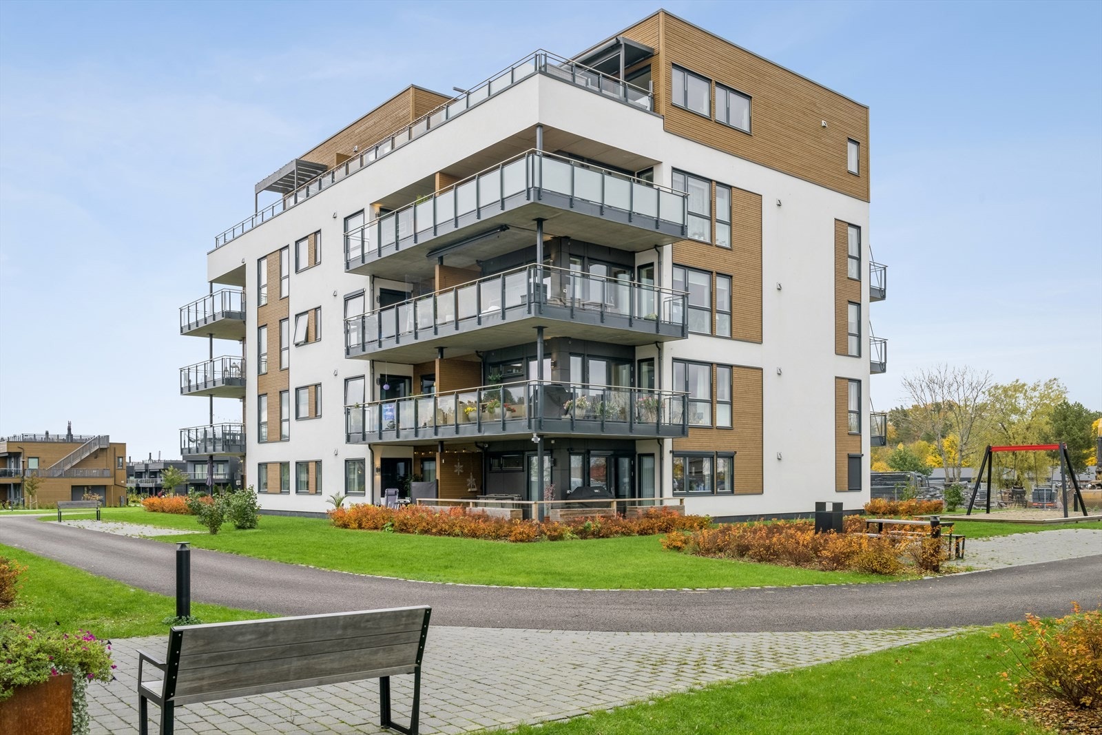 Hyggelig uteområde på borettslagets tomt Galleribilde