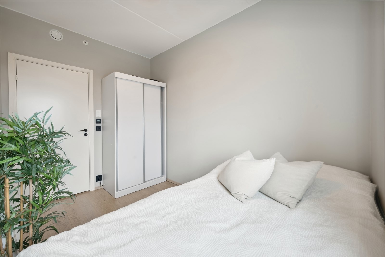 Soverom nr 3. Garderobeskap medfølger Galleribilde