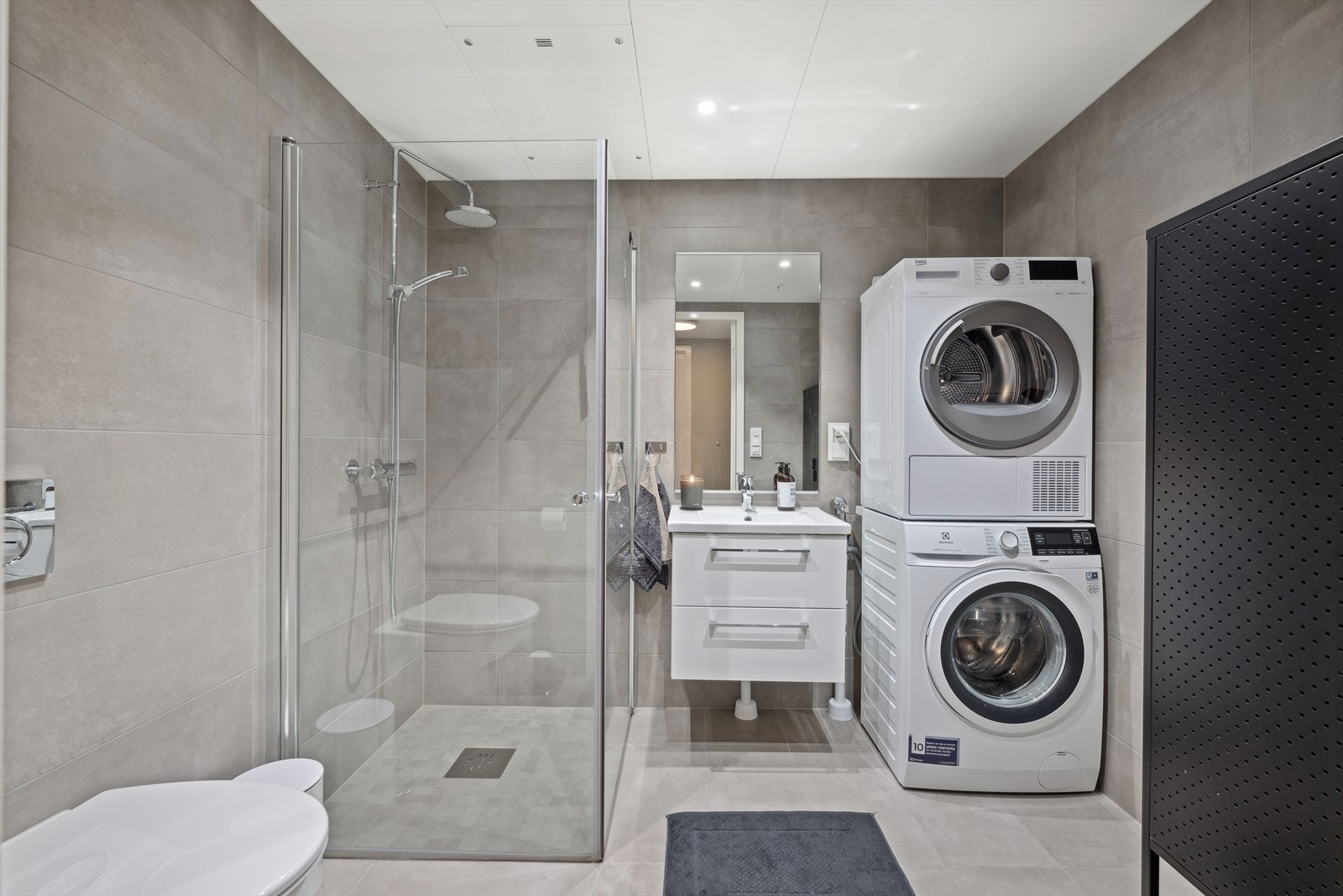 Romslig bad med varmekabler i gulv Galleribilde