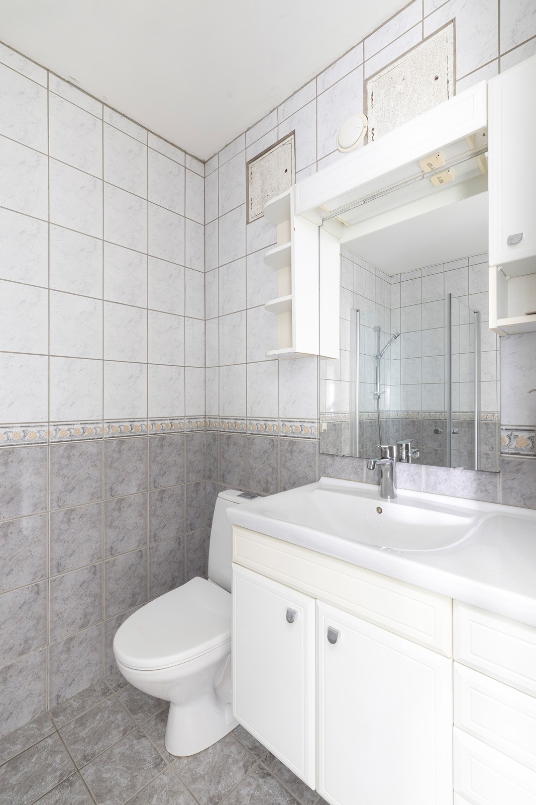 Bad med wc og servant Galleribilde