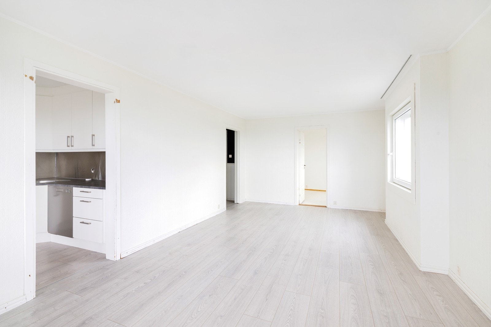 I stue er det også plass til et spisebord Galleribilde