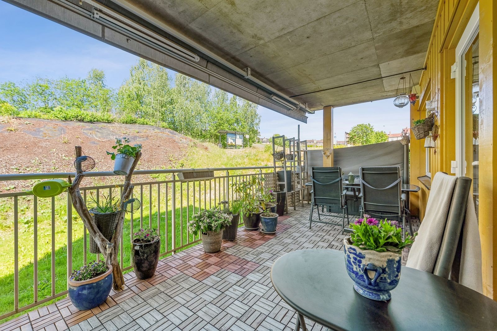 Hyggelig terrasse. Galleribilde