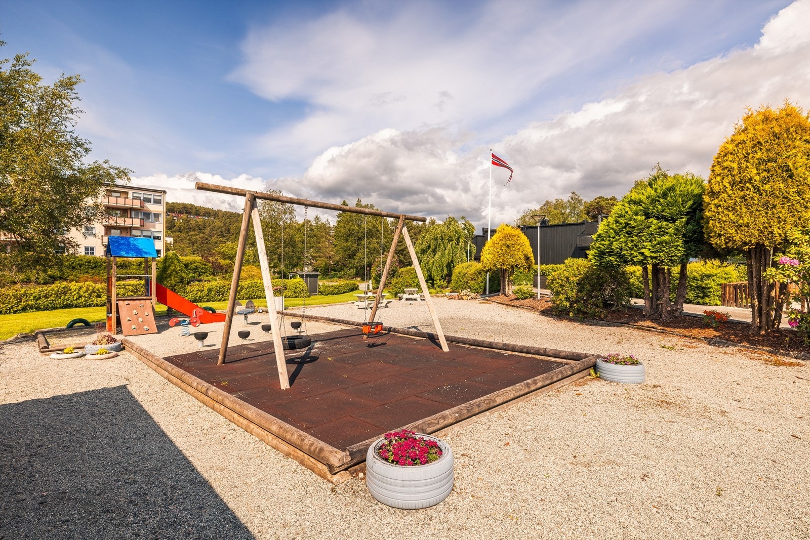 Borettslaget har lekeplass på fellesområdet Galleribilde