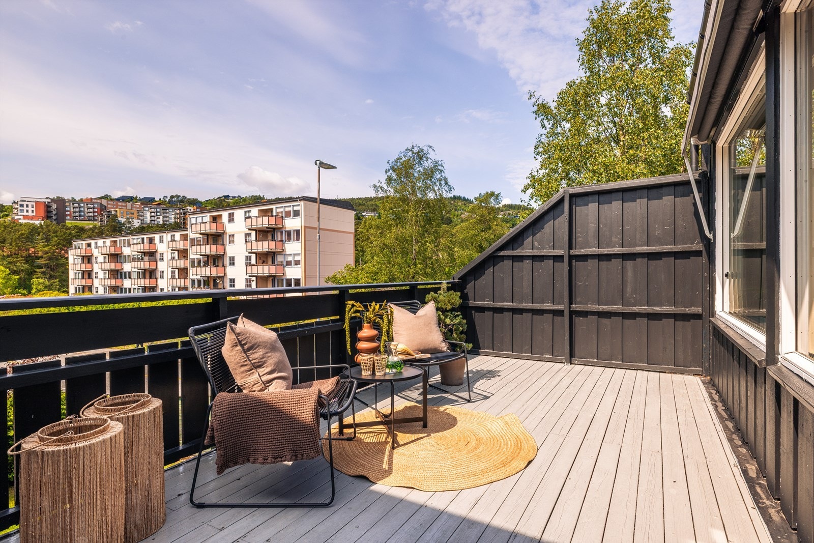 Balkong som måler hele 13,9kvm! | Den er vestvendt som gir fantastisk ettermiddag/kveldssol. Galleribilde