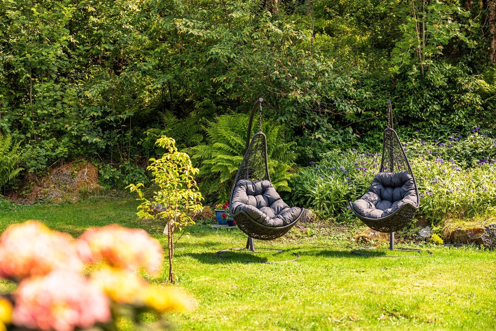 Boligen har et pent opparbeidet uteområde! | Felles tomt disponert av selger som eget Galleribilde