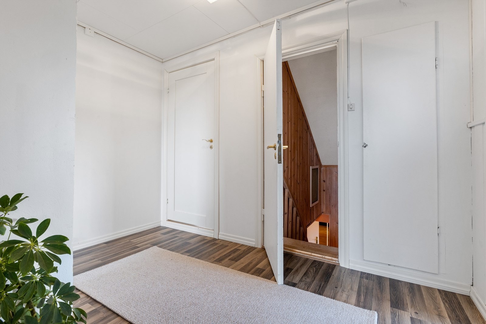 Fra boligens vindfang beveger vi oss opp til loftsetasjen. Galleribilde