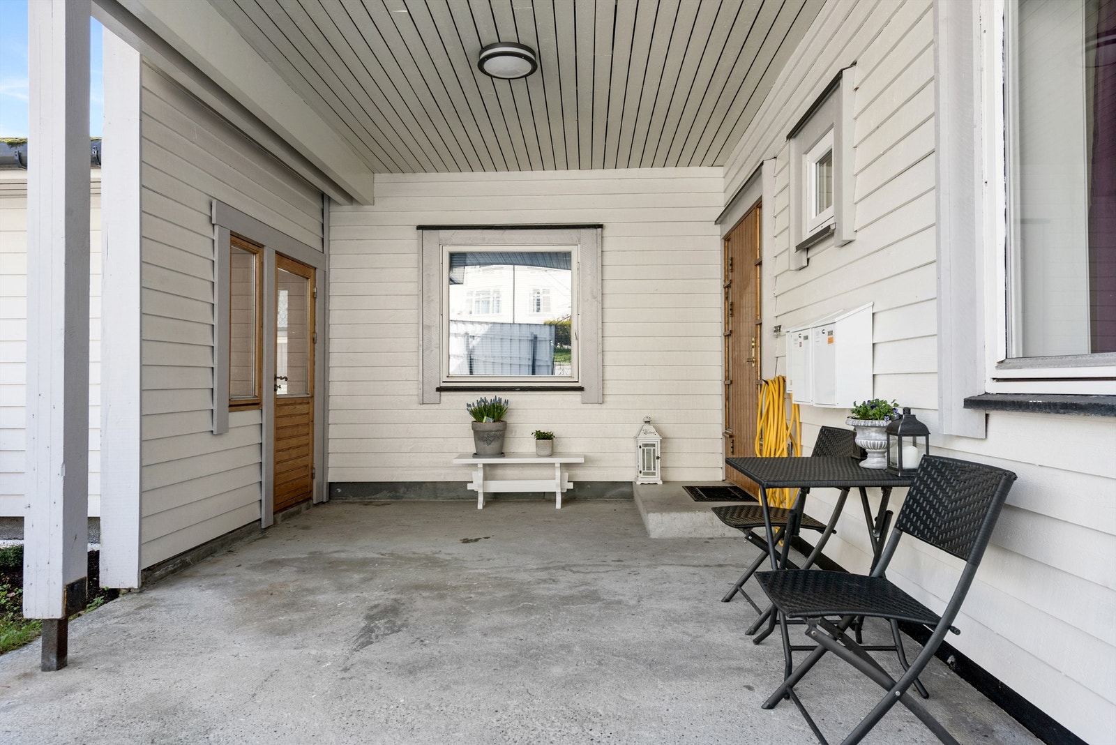 Overbygd inngangsparti Galleribilde