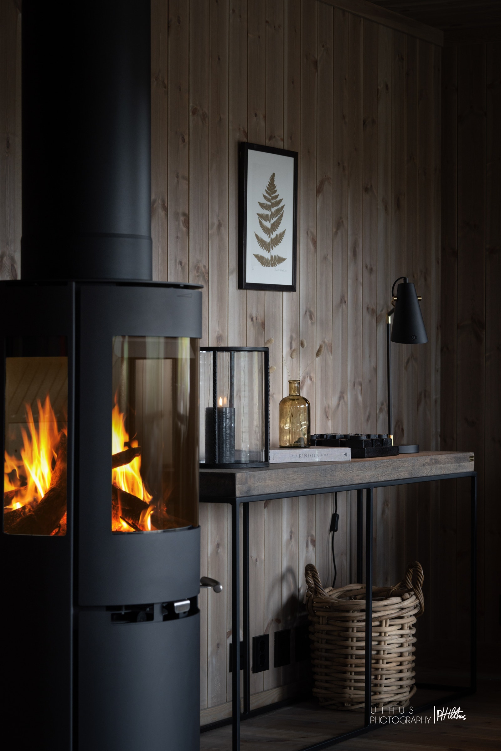 Peisen har en sentral beliggenhet og kan nytes både fra sofakroken og spisestue Galleribilde