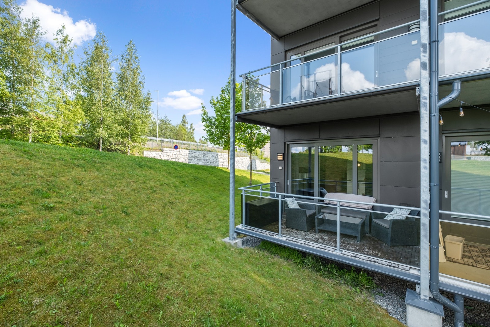 Romslig overbygd balkong. Galleribilde