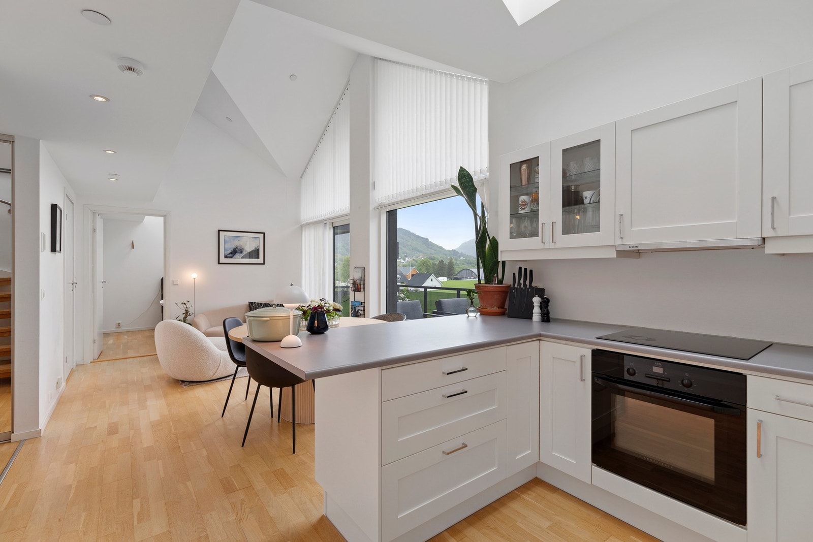 En flott selveierleilighet beliggende i byggets 3.etasje. Galleribilde