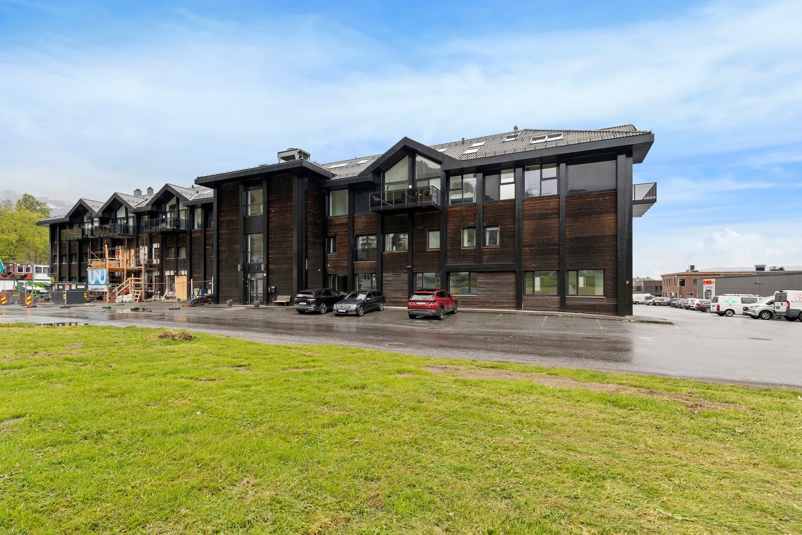 Fasade. Muligheter for elbil-lading i sameiet hvor kostnaden faktureres etter forbruk. Galleribilde