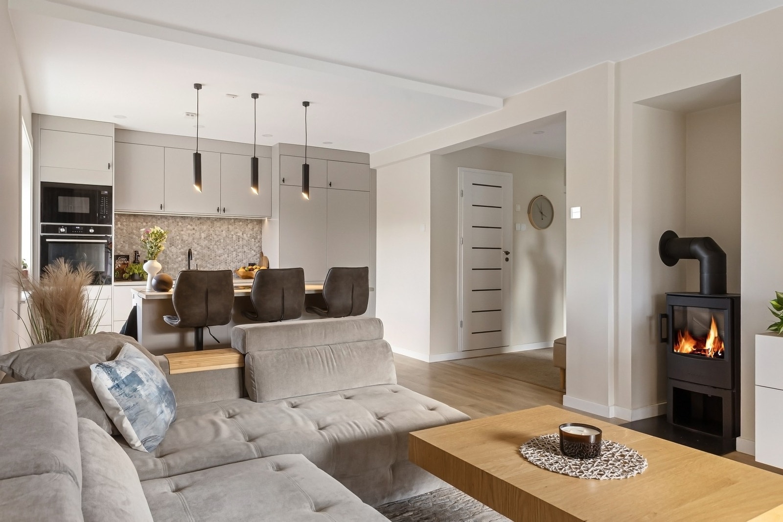 Råflott, nyoppusset (2023) 3-roms leilighet med en svært god standard. Galleribilde