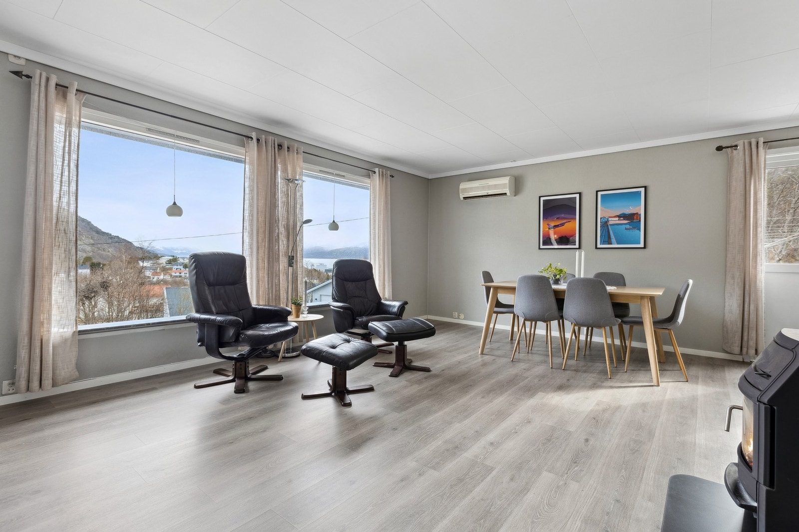 God plass til spisebordet, men også gode møbleringsmuligheter Galleribilde
