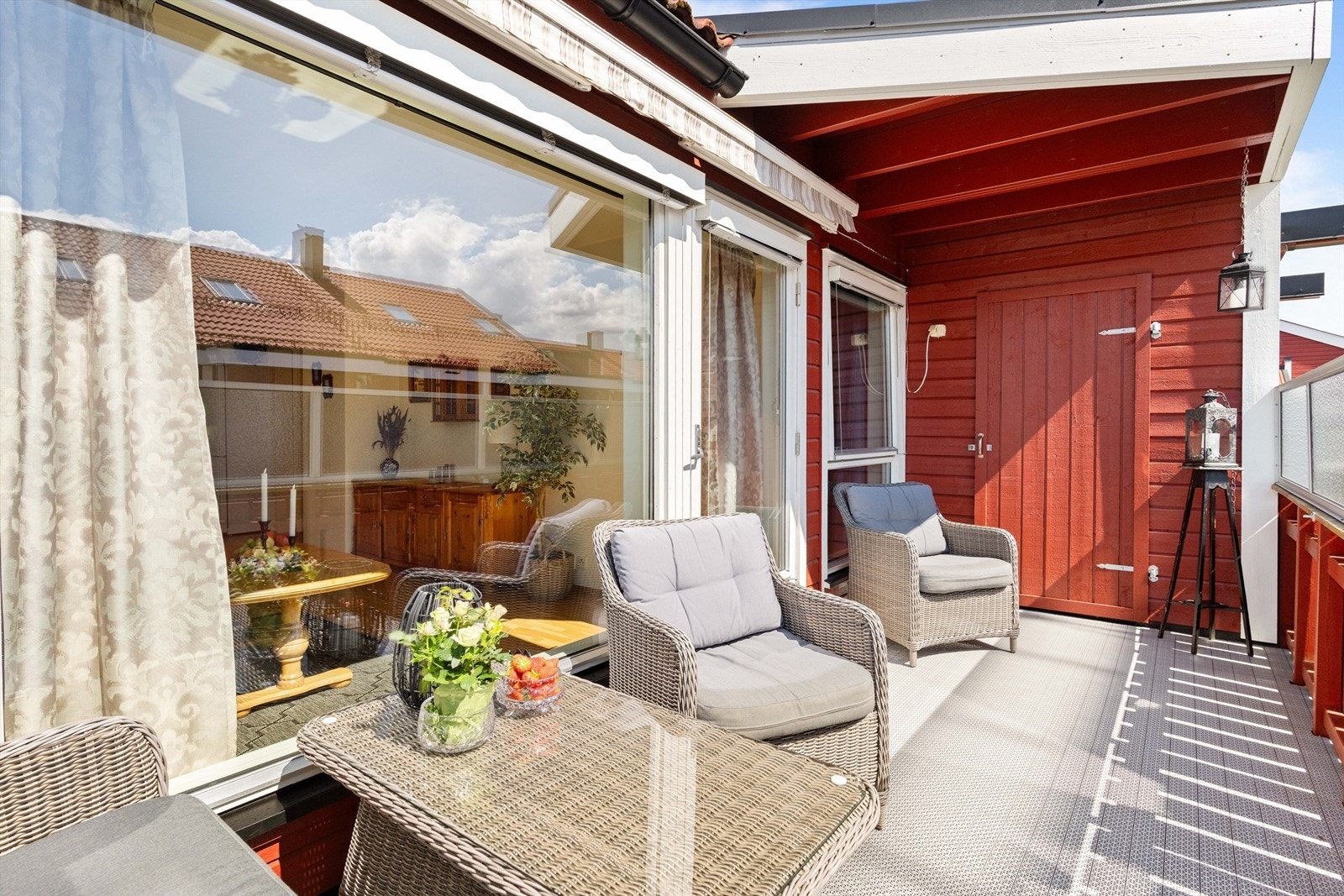 Det er tilgang til en bod på 3 kvm fra balkongen. Galleribilde