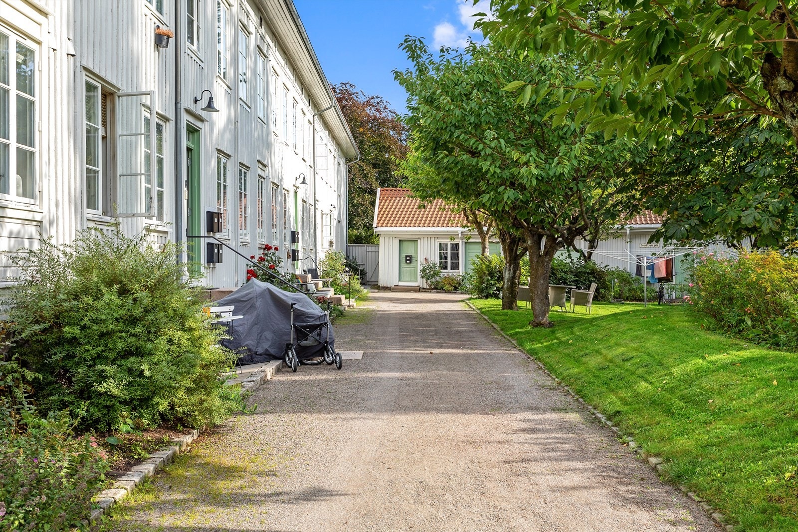 Uteområdene er felles for borettslaget og benyttes fritt av beboerne. Galleribilde