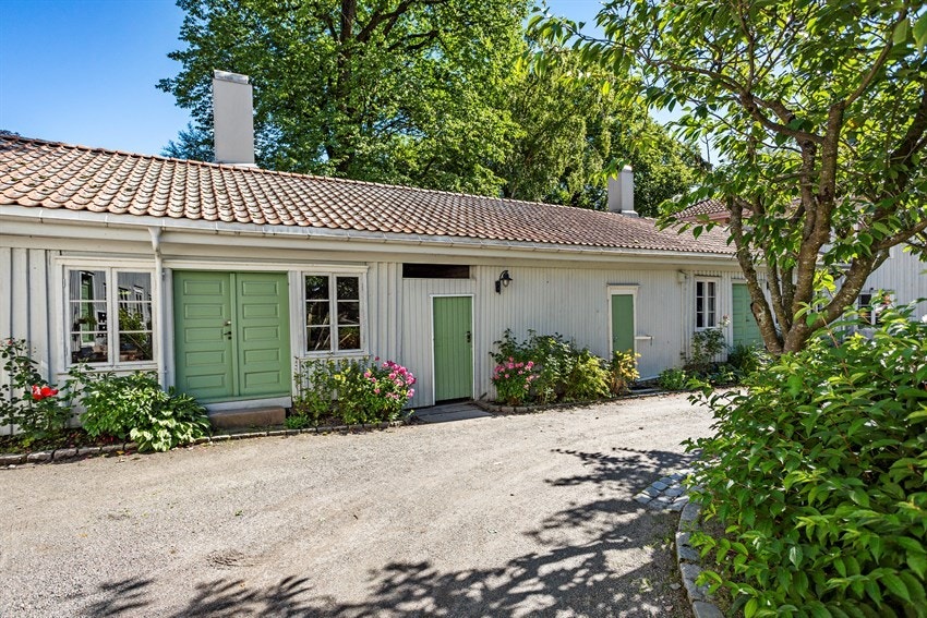 Felles bryggerhus for borettslaget som er pent renovert og beholdt i gammel stil Galleribilde