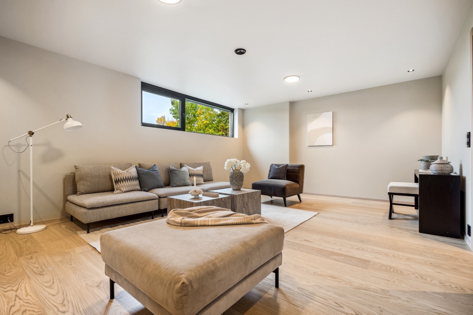 Sokkelen er bestående av kjellerstue, bad og vaskerom/teknisk rom. Galleribilde