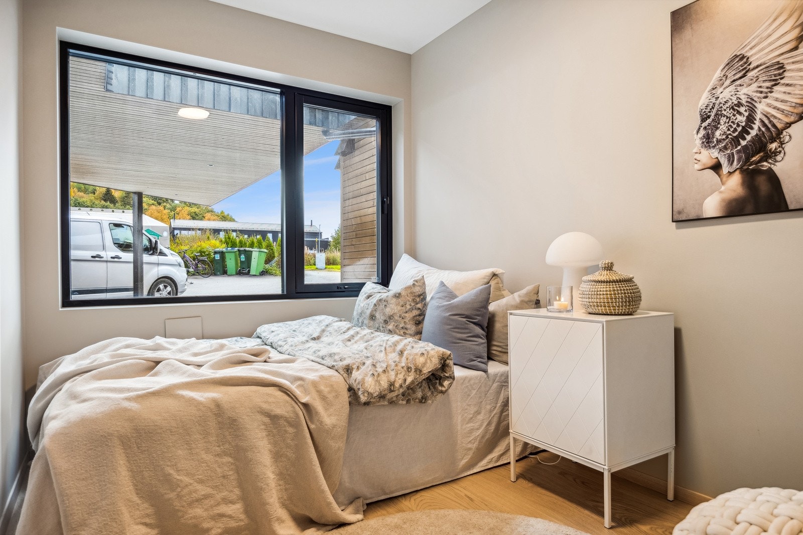 Alle soverommene har en stavs parkett på gulv og slette vegger malt i behagelige og moderne farger. Galleribilde