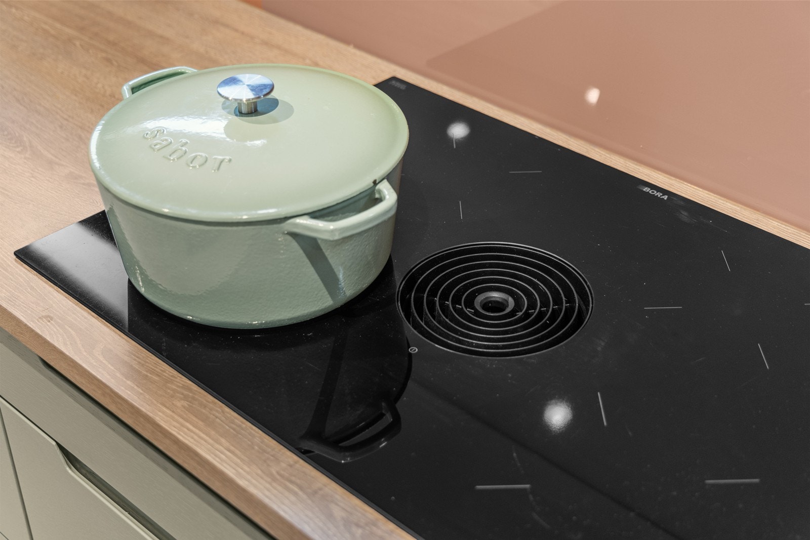 Platetopp fra Bora med nedtrekksvifte Galleribilde