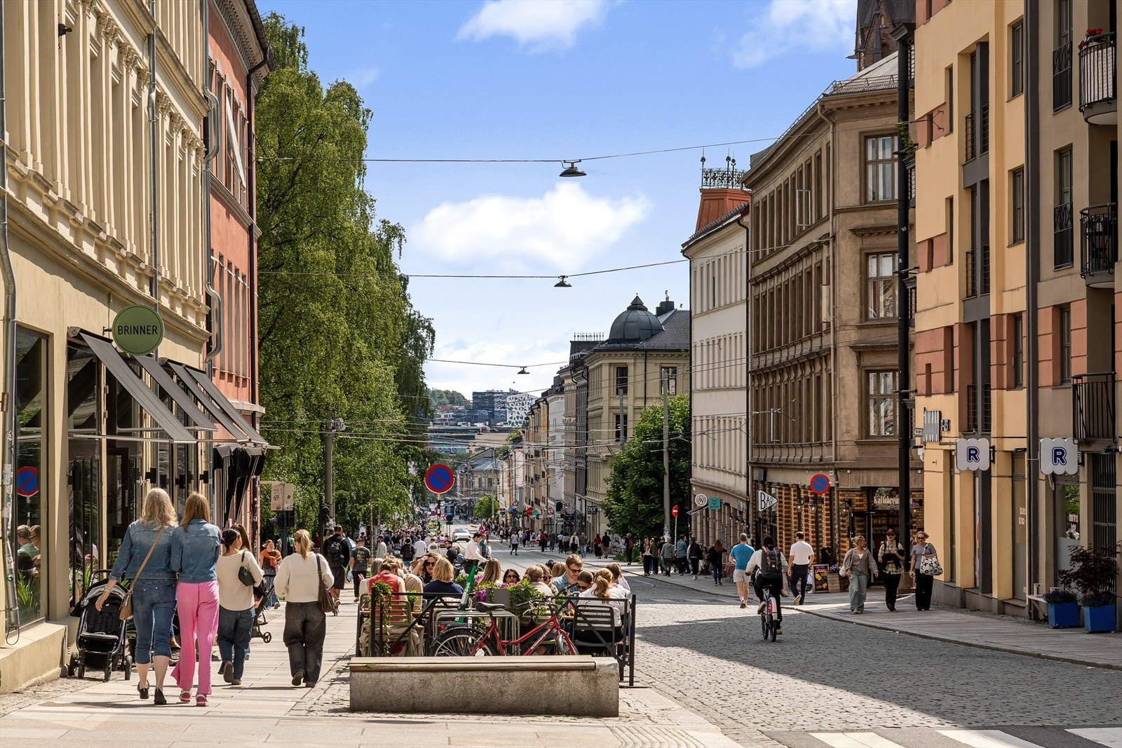 Det er kort vei til flere kafeèr, hyggelige handlegater og gode kollektivmuligheter Galleribilde