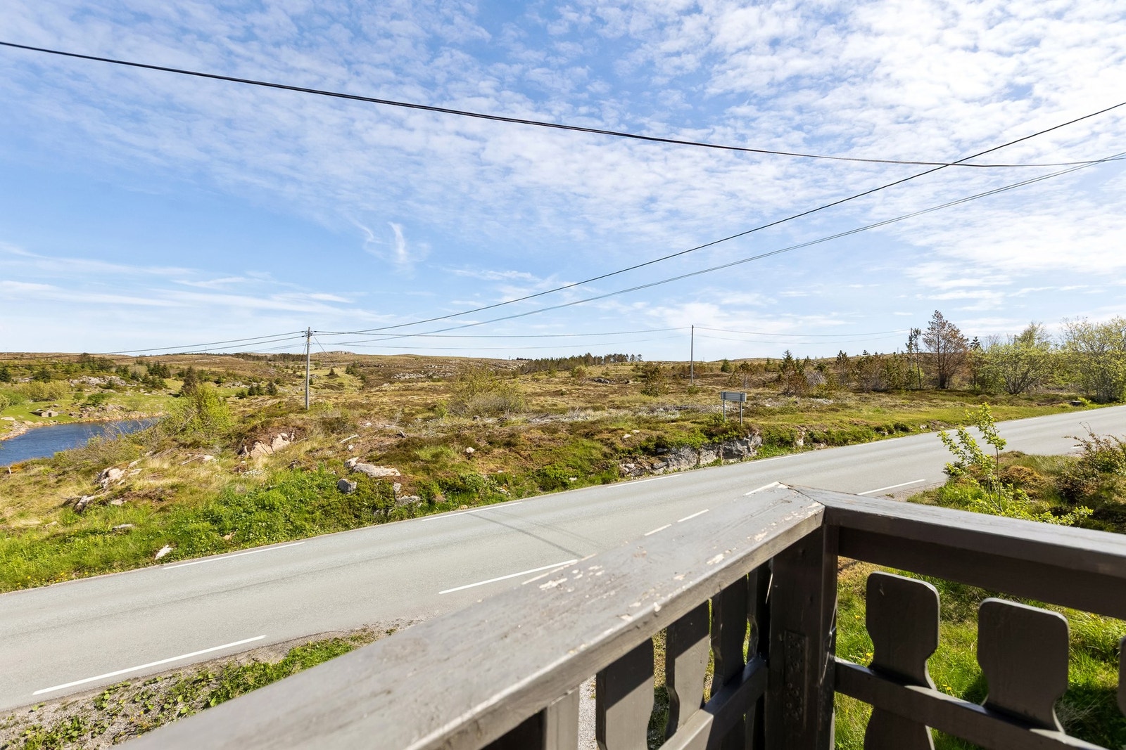Nå har du en sjelden mulighet til å sikre deg en innholdsrik og familievennlig enebolig med godkjent utleiedel fra Frøya kommune. Galleribilde