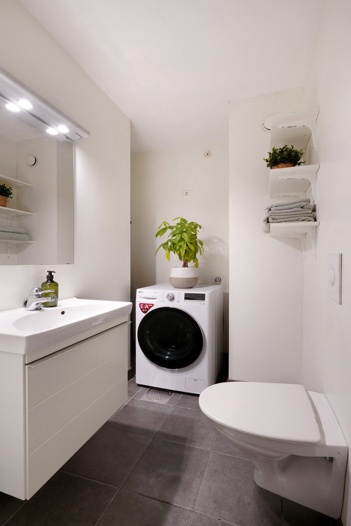 Vaskerom / gjestetoalett. Galleribilde