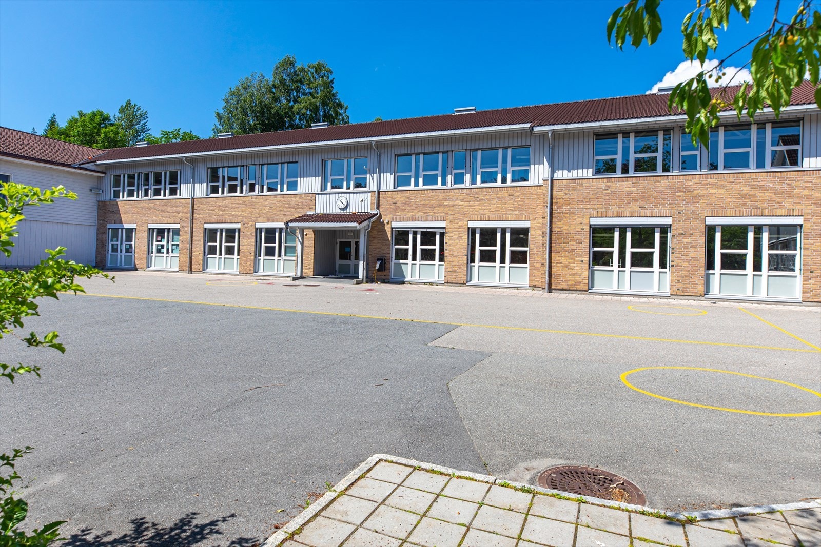 Solberg barneskole. Galleribilde