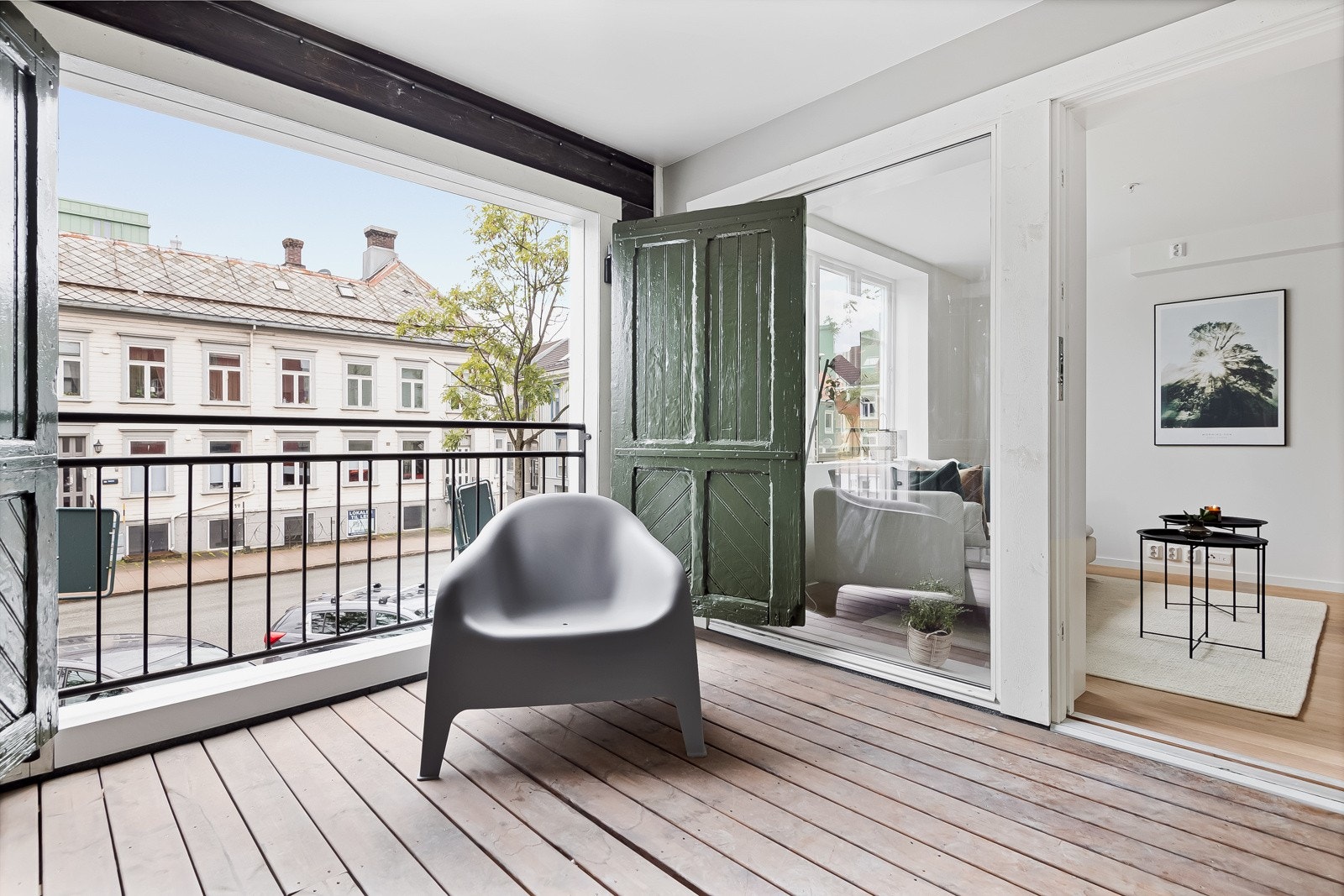 Overbygd, lun og solrik balkong (sørvendt). Galleribilde