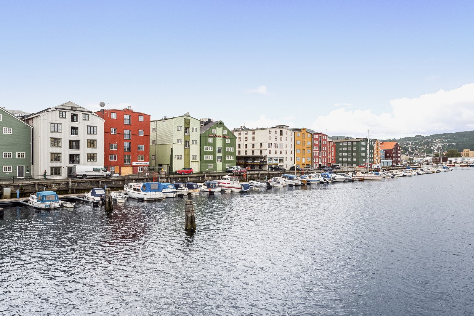 Svært god beliggenhet med fin gang- og sykkelavstand til Solsiden, Bakklandet, NTNU og BI. Galleribilde